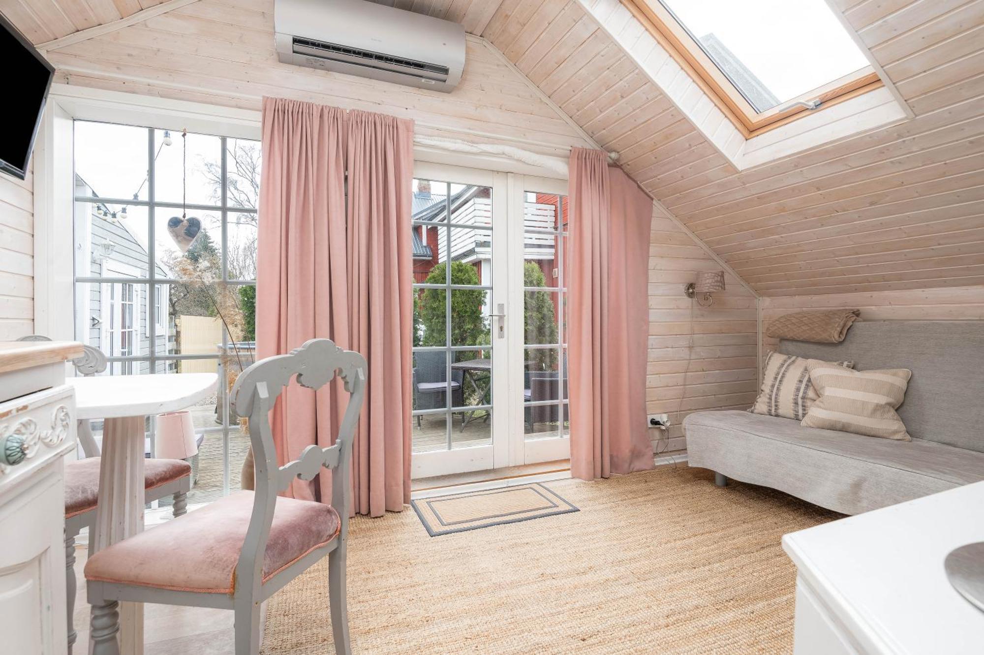 Guesthouse Delisa ปาร์นู ภายนอก รูปภาพ